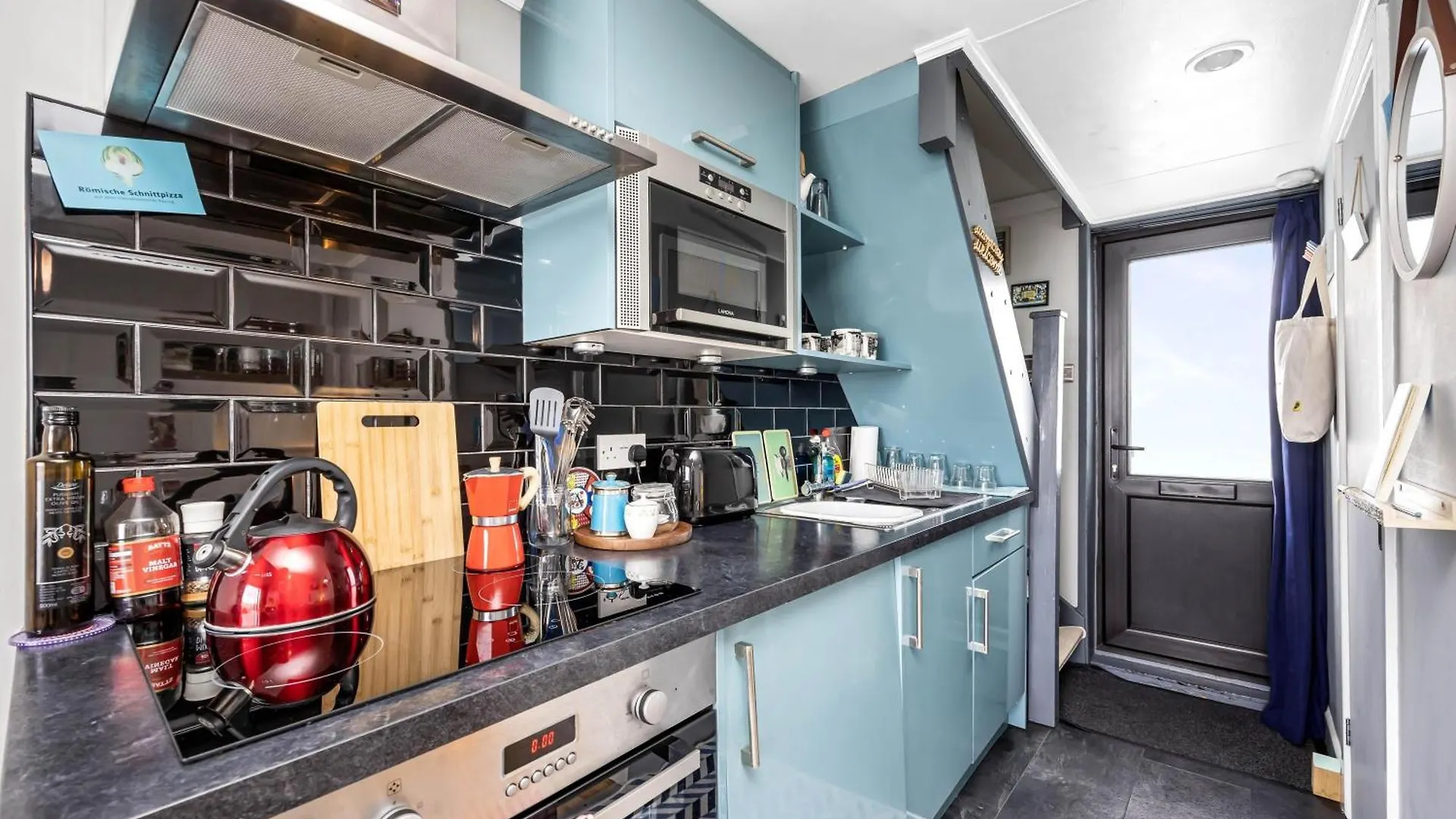 펜션 Brighton Water Cabin At The Marina, Free Parking By My Getaways